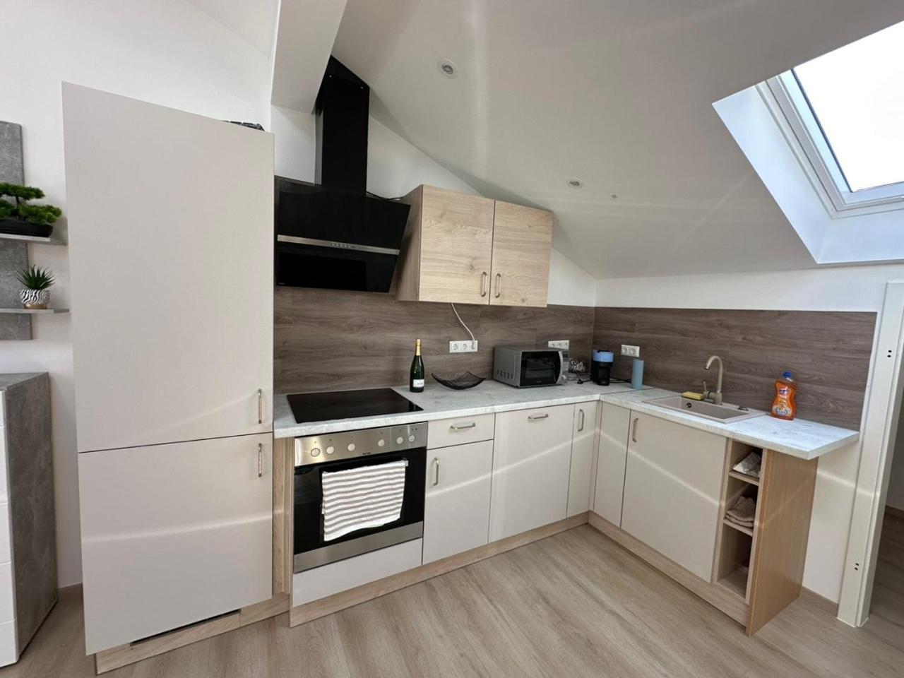 Grosse Ferienwohnung Gaestehaus Neubau Merzig 120M2 Exterior foto