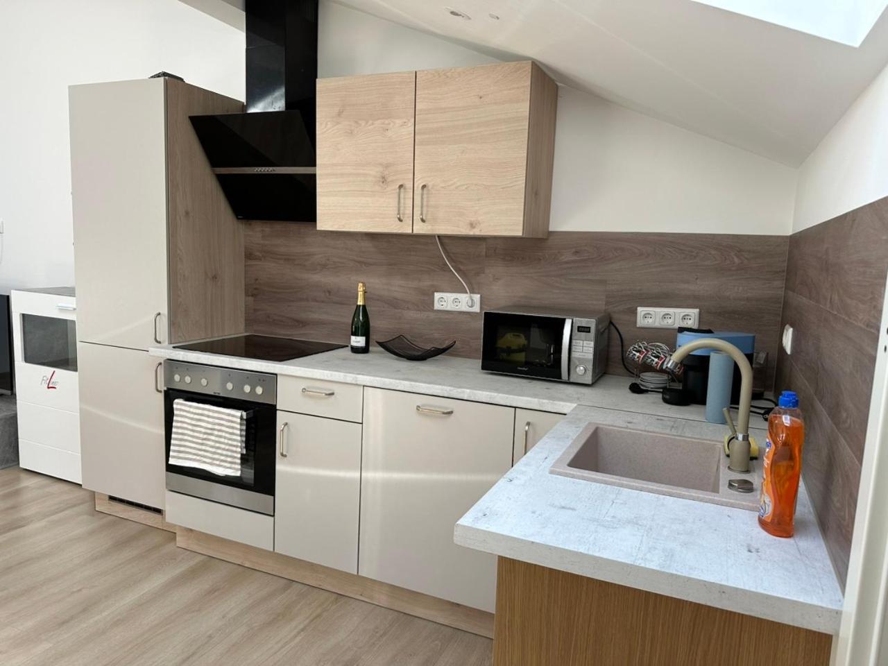 Grosse Ferienwohnung Gaestehaus Neubau Merzig 120M2 Exterior foto